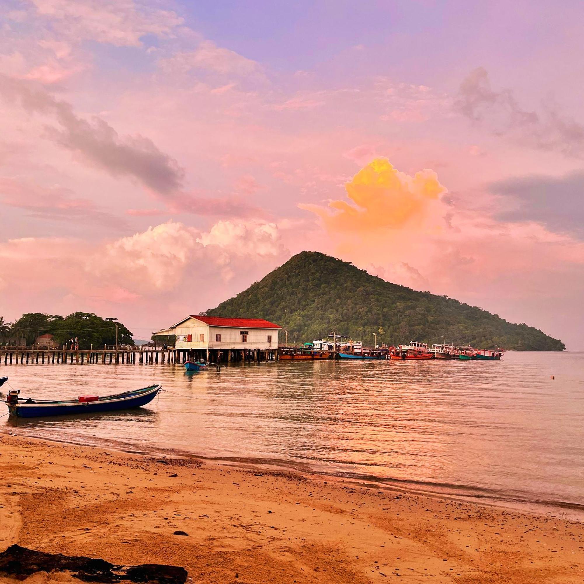 Happiness Guesthouse Koh Rong Sanloem Exterior photo