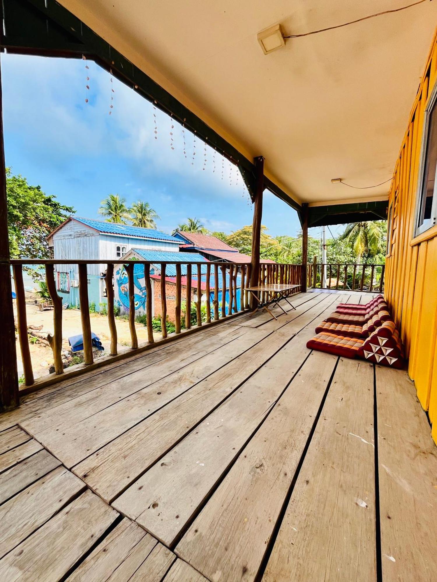 Happiness Guesthouse Koh Rong Sanloem Exterior photo